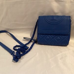 Elegant Blue Tory Birch cross body wallet with blue shoulder chain